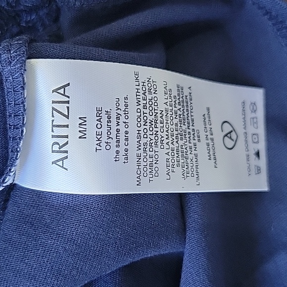 Aritizia t-shirt (new) - Picture 5 of 7